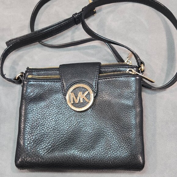 MICHAEL KORS Fulton Large Crossbody in Black - Picture 5 of 5